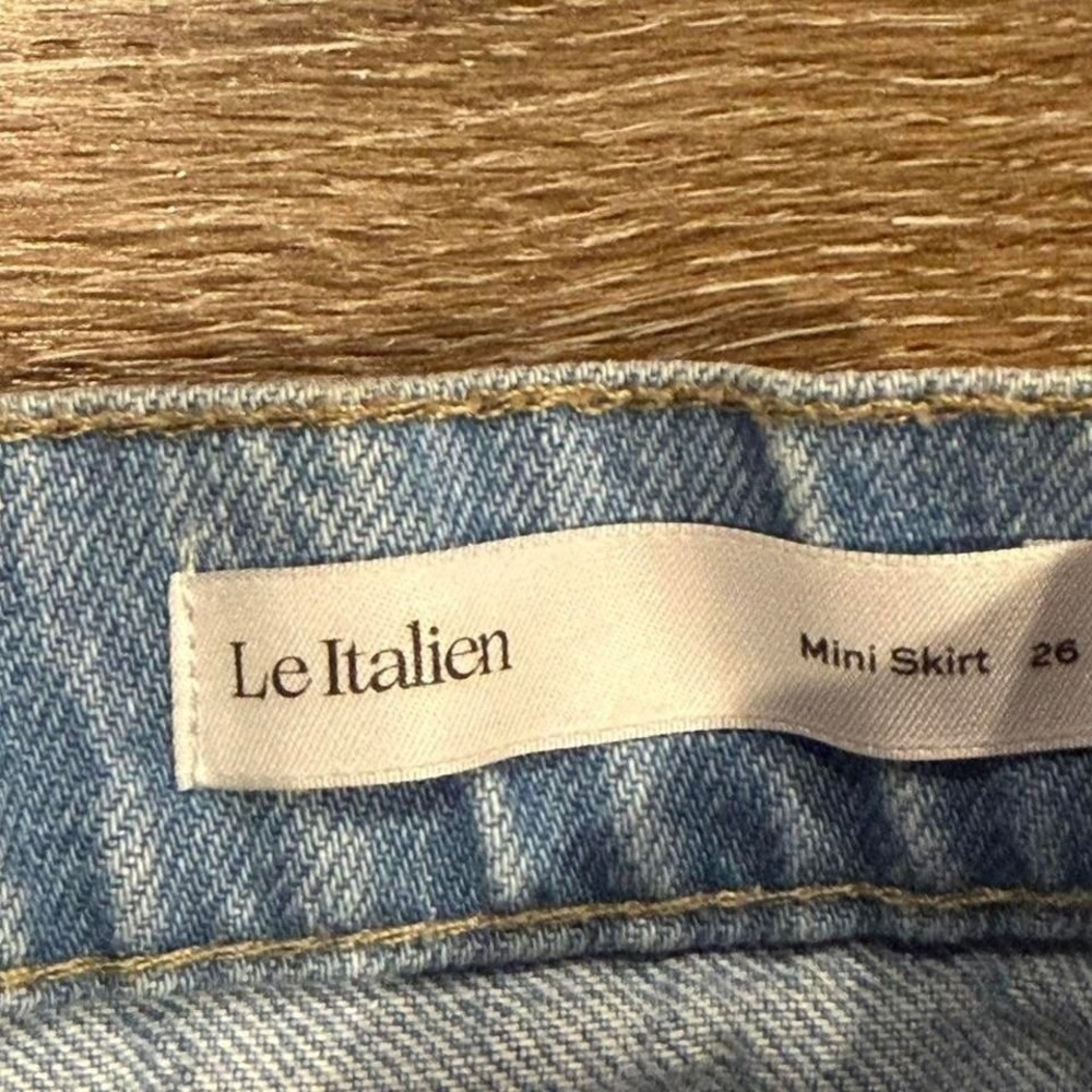 FRAME Le Italien Denim Mini Skirt Size 26 | Light Wash High Rise Raw Hem - Picture 4 of 8